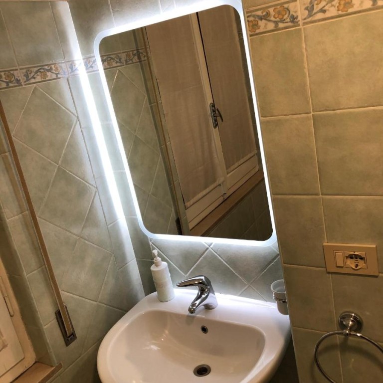 518422453